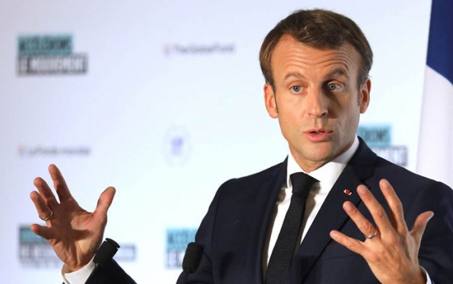 ماکرۆن: بەرپرسیاریەتی بنیاتنانەوەی داعش لەئەستۆی تورکیایە